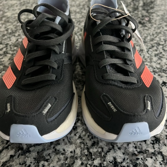 NWT Adidas Adiozero Boston 11 women’s running shoes - Picture 7 of 7